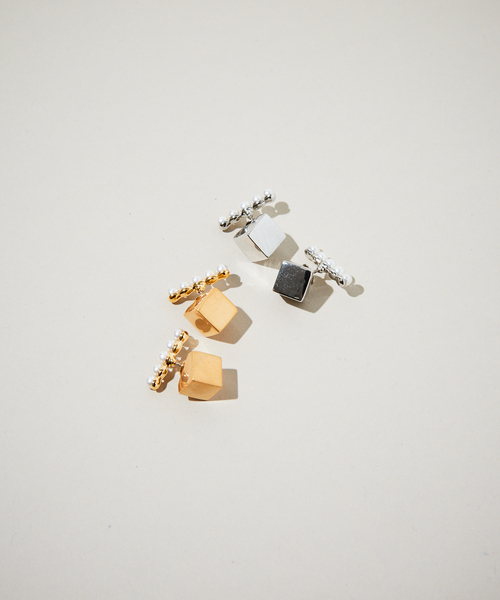 Abahouse Devinette（ドゥヴィネット）の「【IROLIER】サイコロキャッチ5パールピアス（ピアス（両耳用）・レディース・シルバー/ゴールド・フリー）」の9枚目の写真