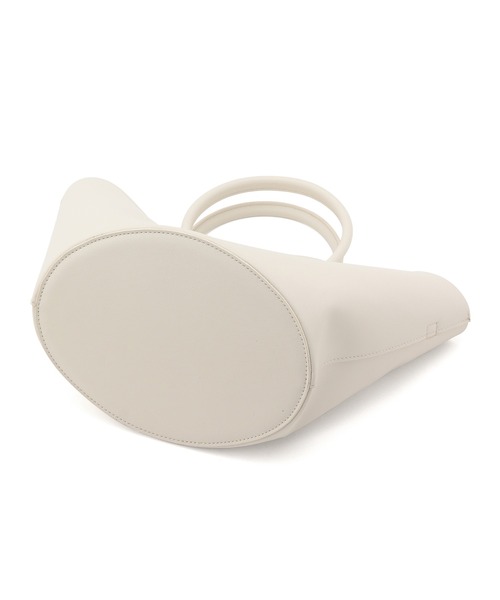 SALON adam et rope'（サロン アダム エ ロペ）の「【2WAY】フェイクレザーバスケットバッグ（ハンドバッグ・レディース・ホワイト/ブラック/サックスブルー・FREE）」の22枚目の写真