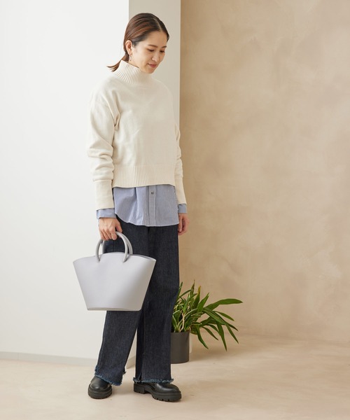 SALON adam et rope'（サロン アダム エ ロペ）の「【2WAY】フェイクレザーバスケットバッグ（ハンドバッグ・レディース・ホワイト/ブラック/サックスブルー・FREE）」の9枚目の写真