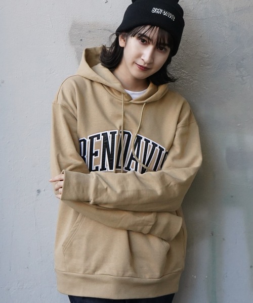 BEN DAVIS（ベンデイビス）の「《BEN DAVIS》COLLEGE SWEAT PARKA/ワッペン刺繍パーカー（パーカー・メンズ・ホワイト/ブラック/ベージュ/グリーン/ネイビー・SMALL/MEDIUM/LARGE/X-LARGE）」の3枚目の写真