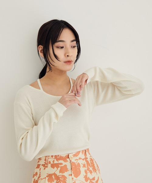 SALON adam et rope'（サロン アダム エ ロペ）の「【アンサンブル対応】リブデザインネックプルオーバー（ニット/セーター・レディース・ホワイト/ブラック/キャメル・FREE）」の2枚目の写真
