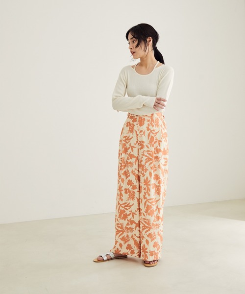 SALON adam et rope'（サロン アダム エ ロペ）の「【アンサンブル対応】リブデザインネックプルオーバー（ニット/セーター・レディース・ホワイト/ブラック/キャメル・FREE）」の14枚目の写真