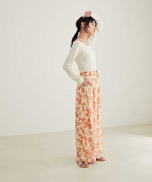 SALON adam et rope'（サロン アダム エ ロペ）の「【アンサンブル対応】リブデザインネックプルオーバー（ニット/セーター・レディース・ホワイト/ブラック/キャメル・FREE）」の10枚目の写真