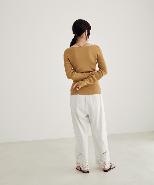 SALON adam et rope'（サロン アダム エ ロペ）の「【アンサンブル対応】リブデザインネックプルオーバー（ニット/セーター・レディース・ホワイト/ブラック/キャメル・FREE）」の18枚目の写真