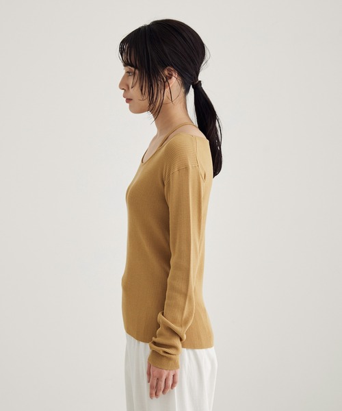 SALON adam et rope'（サロン アダム エ ロペ）の「【アンサンブル対応】リブデザインネックプルオーバー（ニット/セーター・レディース・ホワイト/ブラック/キャメル・FREE）」の11枚目の写真