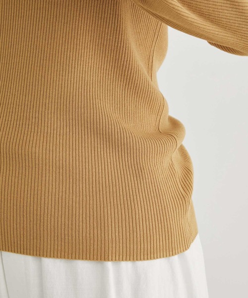 SALON adam et rope'（サロン アダム エ ロペ）の「【アンサンブル対応】リブデザインネックプルオーバー（ニット/セーター・レディース・ホワイト/ブラック/キャメル・FREE）」の5枚目の写真