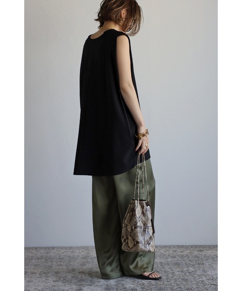 Bonjour Sagan(ボンジュールサガン)の「ディープVネックノースリーブカットソー(ベスト・レディース・ホワイト/ブラック/ベージュ・FREE)」の18枚目の写真