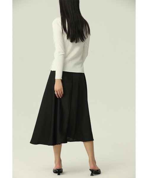LAFFMO(ラフモ)の「サテンライクフレアスカート(スカート・レディース・ブラック/ベージュ・M/L)」の11枚目の写真