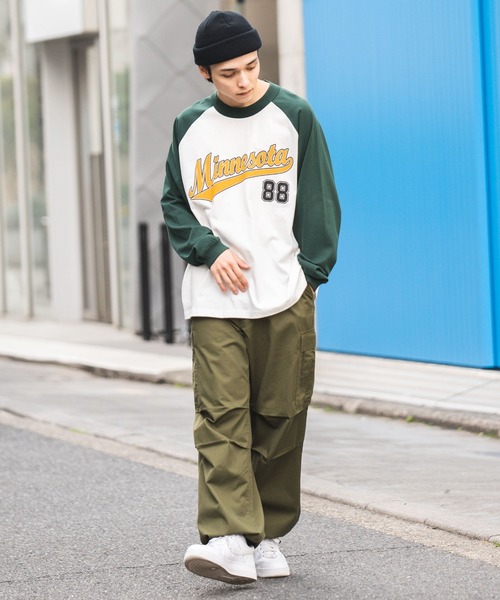 WEGO(ウィゴー)の「WEGO/スタジアムロゴプリントBIGロンT(Tシャツ/カットソー・メンズ・グリーン/パープル/ブラック系その他/オレンジ/ダークグリーン/ブラック・LARGE/MEDIUM)」の22枚目の写真