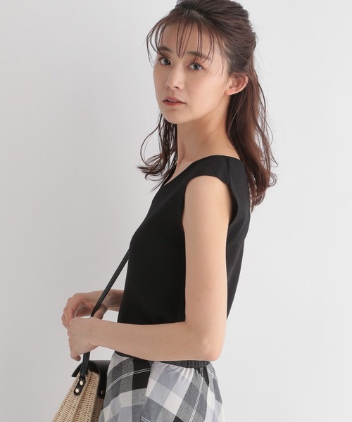 Andemiu（アンデミュウ）の「ハートネックノースリーブニット275471（ニット/セーター・レディース・ブラック/グリーン/パープル/ピンク・FREE）」の14枚目の写真