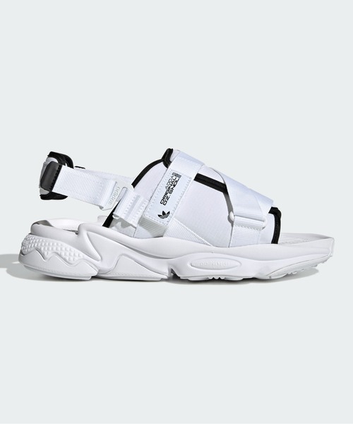 adidas（アディダス）の「オズウィーゴ サンダル / OZWEEGO Sandals / アディダスオリジナルス（メンズ/レディース）（サンダル・メンズ・ホワイト・22.5cm/23.5cm/24.5cm/25.5cm/26.5cm/27.5cm/28.5cm）」の6枚目の写真