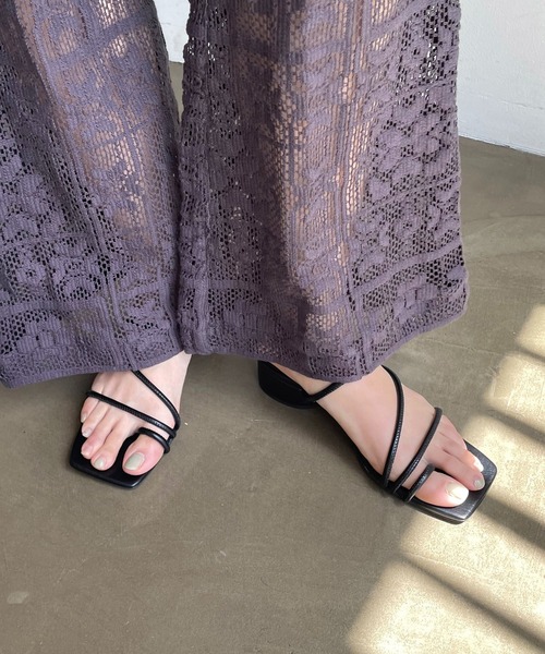 CAPRICIEUX LE'MAGE(カプリシューレマージュ)の「丸ストラップサンダル(サンダル・レディース・ブラック/グリーン/アイボリー・38/37)」の3枚目の写真