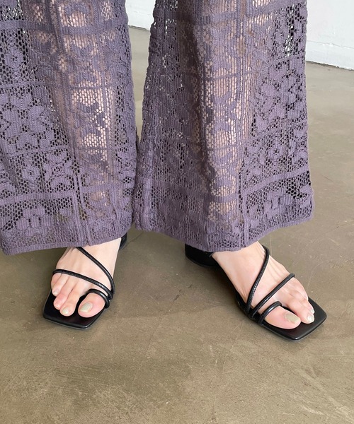 CAPRICIEUX LE'MAGE(カプリシューレマージュ)の「丸ストラップサンダル(サンダル・レディース・ブラック/グリーン/アイボリー・38/37)」の5枚目の写真