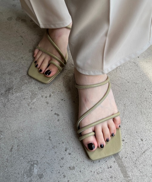 CAPRICIEUX LE'MAGE(カプリシューレマージュ)の「丸ストラップサンダル(サンダル・レディース・ブラック/グリーン/アイボリー・38/37)」の12枚目の写真