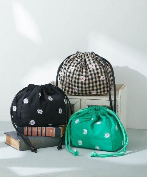 Birthday room（バースデイルーム）の「花刺繍巾着バッグ（ハンドバッグ・レディース・ブラック/グリーン/チェック・FREE）」の3枚目の写真