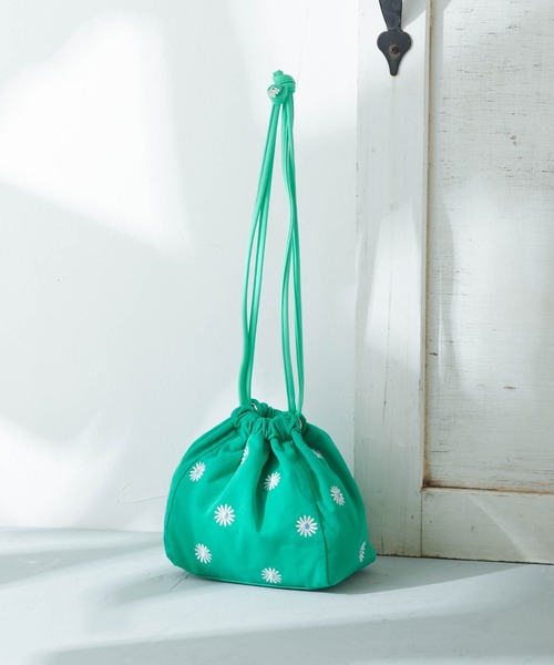 Birthday room（バースデイルーム）の「花刺繍巾着バッグ（ハンドバッグ・レディース・ブラック/グリーン/チェック・FREE）」の5枚目の写真