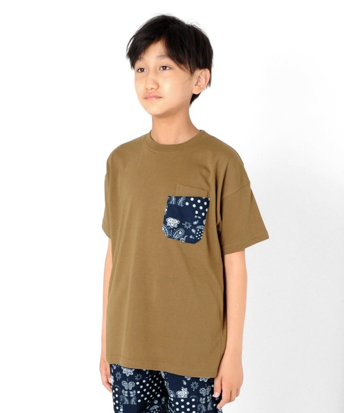 GLAZOS（グラソス）の「天竺・ドロップショルダー総柄Wポケット半袖Tシャツ【セットアップ対応】（Tシャツ/カットソー・キッズ・ホワイト/モカ/チャコールグレー/ライトブルー・130cm/140cm/160cm/150cm/170cm）」の9枚目の写真