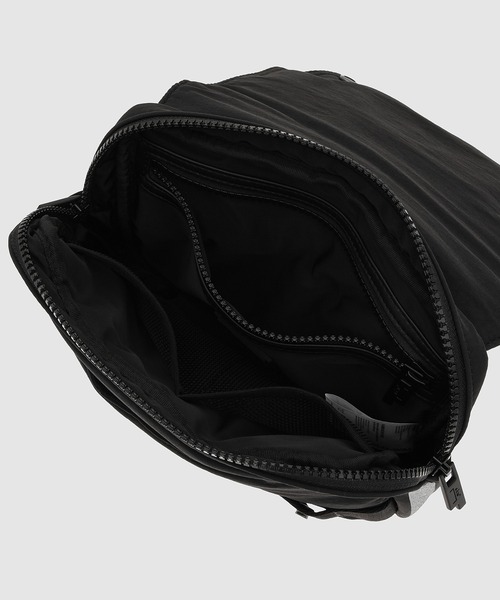 A-COLD-WALL*(アコールドウォール)の「STRIA TECH UTILITY HOLSTER(ショルダーバッグ・メンズ・ブラック/グリーン・FREE)」の7枚目の写真