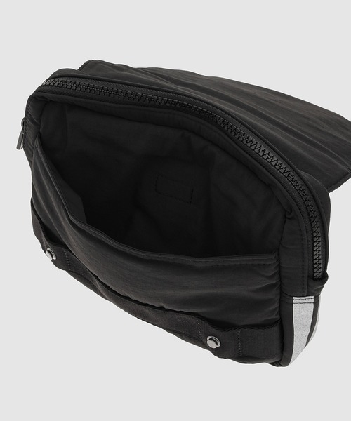 A-COLD-WALL*(アコールドウォール)の「STRIA TECH UTILITY HOLSTER(ショルダーバッグ・メンズ・ブラック/グリーン・FREE)」の6枚目の写真