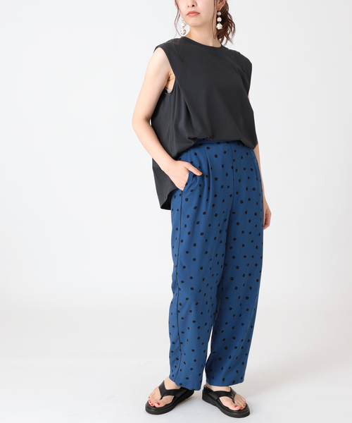 Simplicite（サンプリシテ）の「ショルダータックノースリーブ（Tシャツ/カットソー・レディース・ベージュ/ブラック/カーキ・FREE）」の5枚目の写真