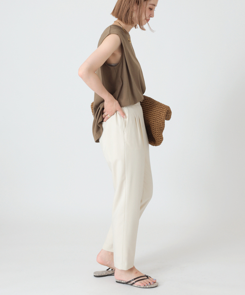 Simplicite（サンプリシテ）の「ショルダータックノースリーブ（Tシャツ/カットソー・レディース・ベージュ/ブラック/カーキ・FREE）」の11枚目の写真