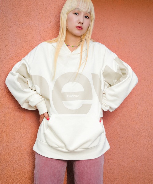 NEW BALANCE(ニューバランス)の「NB Athletics Unisex Out of Bounds オーバーサイズ スウェットプルオーバーフーディー(パーカー・メンズ・ホワイト/ブラック/ブルー系その他・4/5/0/2/3/1)」の18枚目の写真