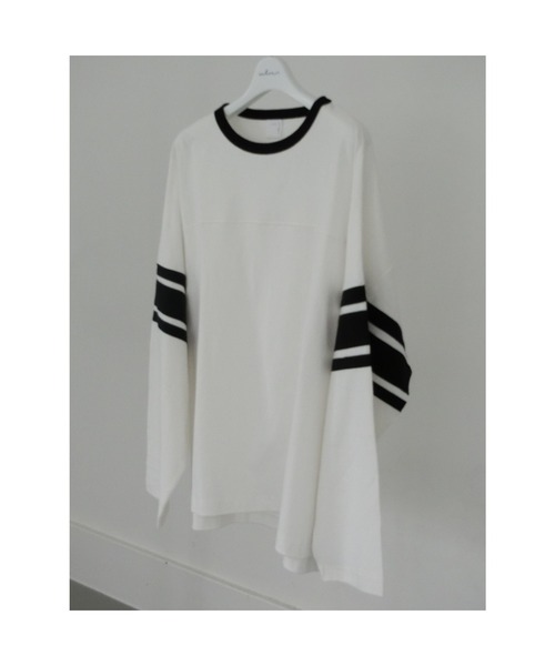 ulu（ウル）の「Raglan long sleeve big line t shirt（Tシャツ/カットソー・レディース・ブラック/グリーン・FREE）」の4枚目の写真