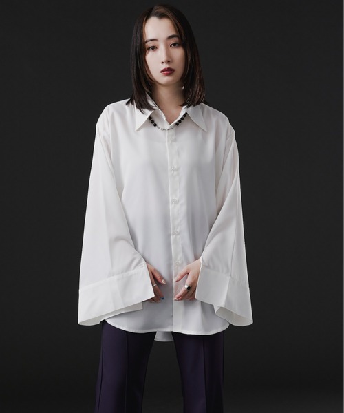 Ellno Loset(エルノロゼット)の「フレアスリーブスリットシャツ(シャツ/ブラウス・メンズ・ブラック/オフホワイト/ブルー・MEDIUM/LARGE)」の4枚目の写真