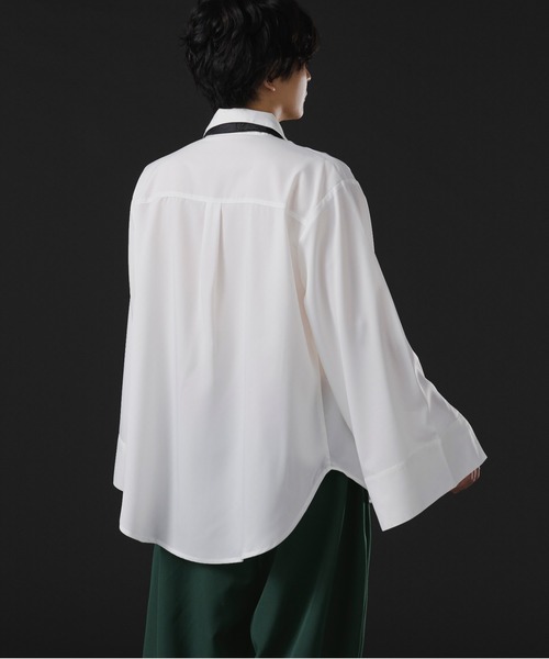 Ellno Loset(エルノロゼット)の「フレアスリーブスリットシャツ(シャツ/ブラウス・メンズ・ブラック/オフホワイト/ブルー・MEDIUM/LARGE)」の19枚目の写真