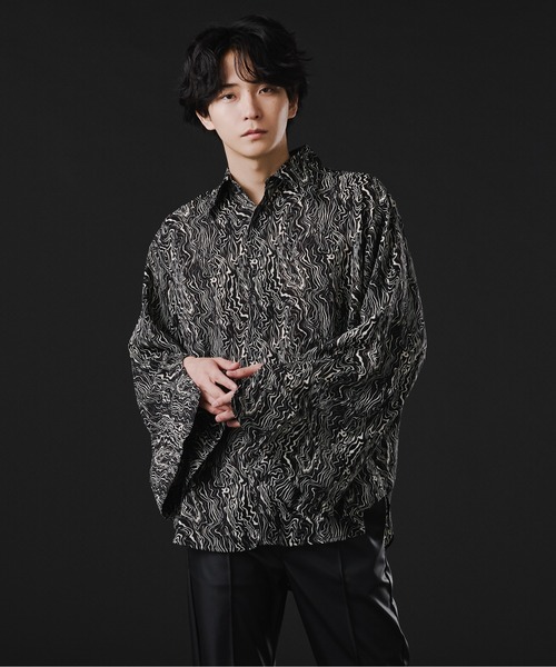 Ellno Loset(エルノロゼット)の「フレアスリーブスリットシャツ(シャツ/ブラウス・メンズ・ブラック/オフホワイト/ブルー・MEDIUM/LARGE)」の17枚目の写真