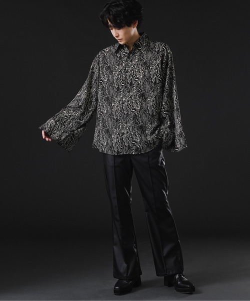 Ellno Loset(エルノロゼット)の「フレアスリーブスリットシャツ(シャツ/ブラウス・メンズ・ブラック/オフホワイト/ブルー・MEDIUM/LARGE)」の13枚目の写真