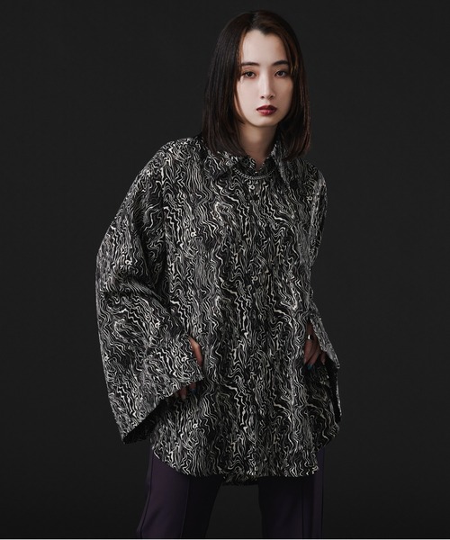 Ellno Loset(エルノロゼット)の「フレアスリーブスリットシャツ(シャツ/ブラウス・メンズ・ブラック/オフホワイト/ブルー・MEDIUM/LARGE)」の5枚目の写真