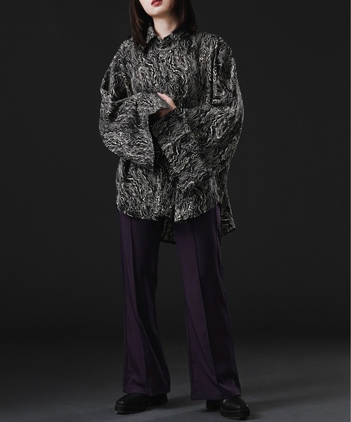 Ellno Loset(エルノロゼット)の「フレアスリーブスリットシャツ(シャツ/ブラウス・メンズ・ブラック/オフホワイト/ブルー・MEDIUM/LARGE)」の22枚目の写真