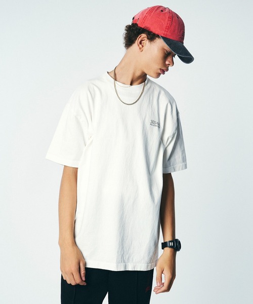 And A(アンドエー)の「SEDAN ALL-PURPOSE セダンオールパーパス / OG Logo S/S Tee オーバーサイズ ロゴ刺繍Tシャツ / SD23S-CT01(Tシャツ/カットソー・メンズ・ホワイト・LARGE/MEDIUM)」の2枚目の写真