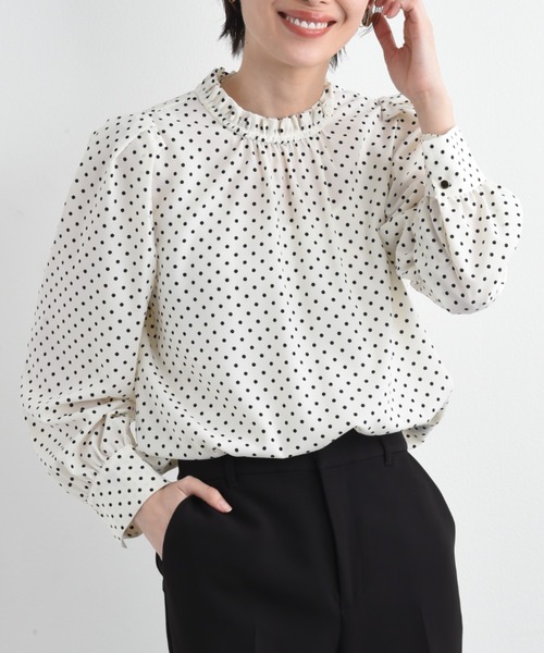 ドットジョーゼットフリルネックブラウス