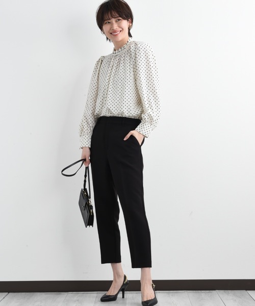 ドットジョーゼットフリルネックブラウス