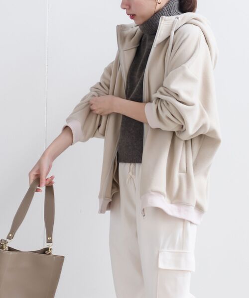 rps（アールピーエス）の「フリースＢＩＧＺＩＰパーカー（パーカー・レディース・アイボリー/ブラック/カーキ/ベージュ・フリー）」の6枚目の写真