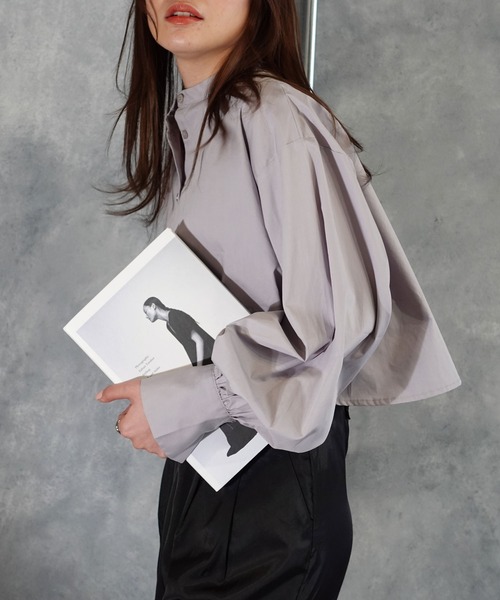 CORNERS（コーナーズ）の「クロップドフレアブラウス（シャツ/ブラウス・レディース・ホワイト/グレー/アイボリー/ブラック/ライトブルー・M）」の20枚目の写真