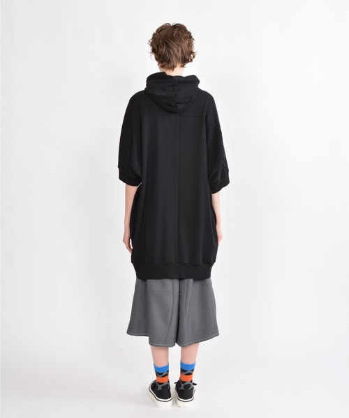 gomme(ゴム)の「40/-コーマ裏毛 ビッグパーカー(パーカー・レディース・ブラック/チャコールグレー・MEDIUM)」の10枚目の写真