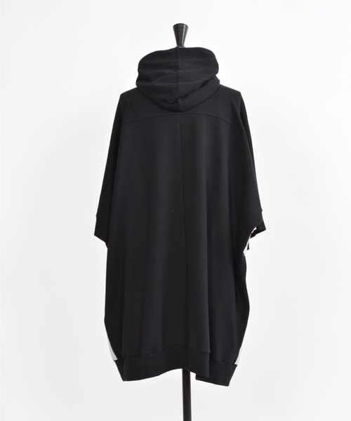 gomme(ゴム)の「40/-コーマ裏毛 ビッグパーカー(パーカー・レディース・ブラック/チャコールグレー・MEDIUM)」の4枚目の写真