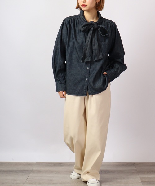 atONE(アットワン)の「atONE デニムボウタイ3WAYシャツ 長袖(シャツ/ブラウス・レディース・ネイビー/ワンウォッシュ・LL/3L/L/4L/M)」の8枚目の写真