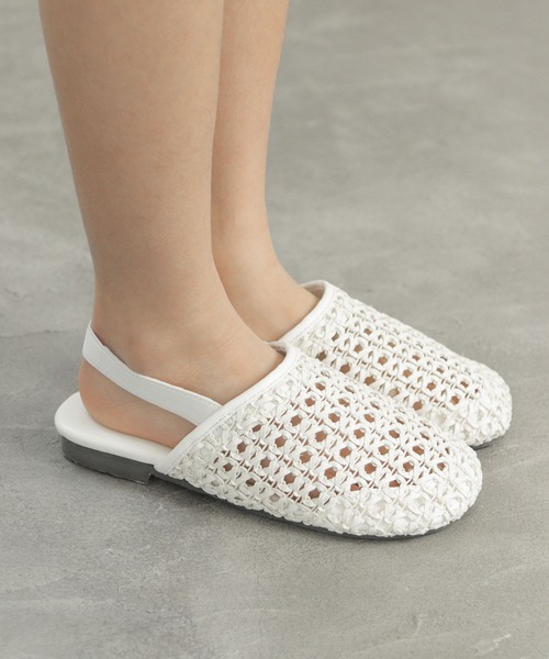 SOROTTO（ソロット）の「メッシュ編み込みぺたんこサンダル（サンダル・キッズ・キャメル/ブラック/ホワイト・16.0cm/17.0cm/18.0cm/19.0cm/20.0cm/21.0cm/22.0cm）」の2枚目の写真