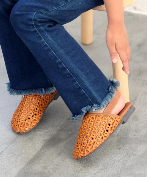 SOROTTO（ソロット）の「メッシュ編み込みぺたんこサンダル（サンダル・キッズ・キャメル/ブラック/ホワイト・16.0cm/17.0cm/18.0cm/19.0cm/20.0cm/21.0cm/22.0cm）」の4枚目の写真