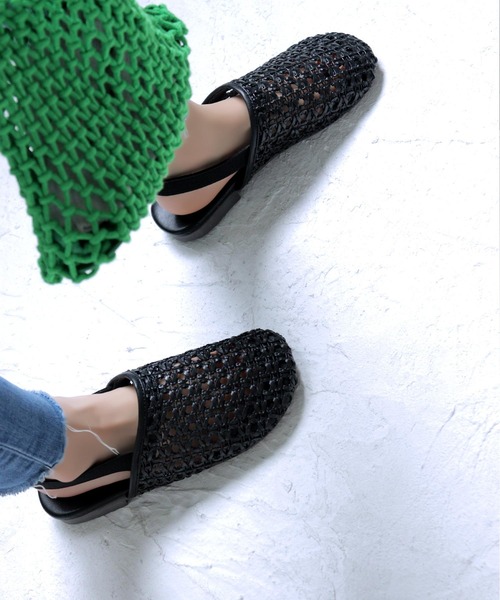 SOROTTO（ソロット）の「メッシュ編み込みぺたんこサンダル（サンダル・キッズ・キャメル/ブラック/ホワイト・16.0cm/17.0cm/18.0cm/19.0cm/20.0cm/21.0cm/22.0cm）」の11枚目の写真