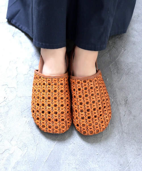 SOROTTO（ソロット）の「メッシュ編み込みぺたんこサンダル（サンダル・キッズ・キャメル/ブラック/ホワイト・16.0cm/17.0cm/18.0cm/19.0cm/20.0cm/21.0cm/22.0cm）」の18枚目の写真