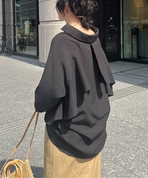 Chez toi（シェトワ）の「BACKフリルリネンタッチスキッパーシャツ（シャツ/ブラウス・レディース・ブラック/オフホワイト/オリーブ/オレンジ・FREE）」の3枚目の写真