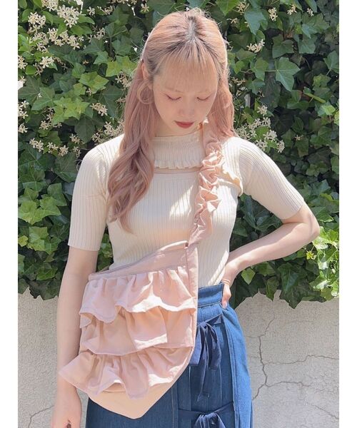 merry jenny（メリージェニー）の「カットアウトフリルニットtops（ニット/セーター・レディース・ブラック/ブルー/アイボリー・FREE）」の4枚目の写真