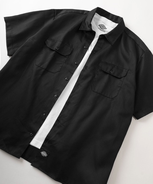 Dickies（ディッキーズ）の「【Dickies/ディッキーズ】ワンポイントロゴ付き ビッグシルエット ショートスリーブワークシャツ/半袖シャツ/オーバーサイズ（シャツ/ブラウス・メンズ・チャコールグレー/ダークグリーン/スカイブルー/ブラック/ネイビー/ベージュ・M/L/XL）」の2枚目の写真