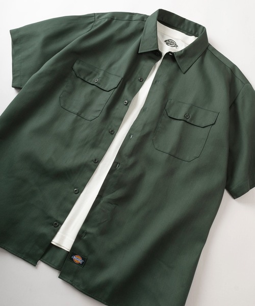 Dickies（ディッキーズ）の「【Dickies/ディッキーズ】ワンポイントロゴ付き ビッグシルエット ショートスリーブワークシャツ/半袖シャツ/オーバーサイズ（シャツ/ブラウス・メンズ・チャコールグレー/ダークグリーン/スカイブルー/ブラック/ネイビー/ベージュ・M/L/XL）」の5枚目の写真