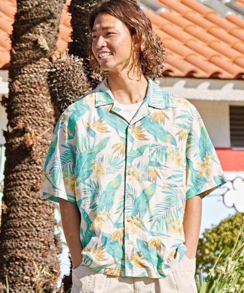 Kahiko(カヒコ)の「【Kahiko】クプナMEN'Sアロハシャツ(シャツ/ブラウス・メンズ・ベージュ/ホワイト系その他/ブルー系その他/ベージュ系その他/ブラック系その他/カーキ/オレンジ/ベージュ系その他2/グリーン/ベージュ系その他3/ブルー/ホワイト系その他2/ターコイズブルー/ブラック系その他2/ベージュ系その他4/ブラウン系その他/その他1/その他2/その他3/その他5/その他4・FREE)」の2枚目の写真